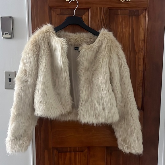 Fur Jacket - Picture 4 of 7